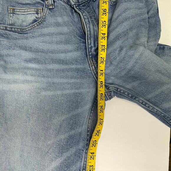 H&M Light Wash Denim Jeans - Size US 6 / EUR 38 - Classic Style - Picture 6 of 7